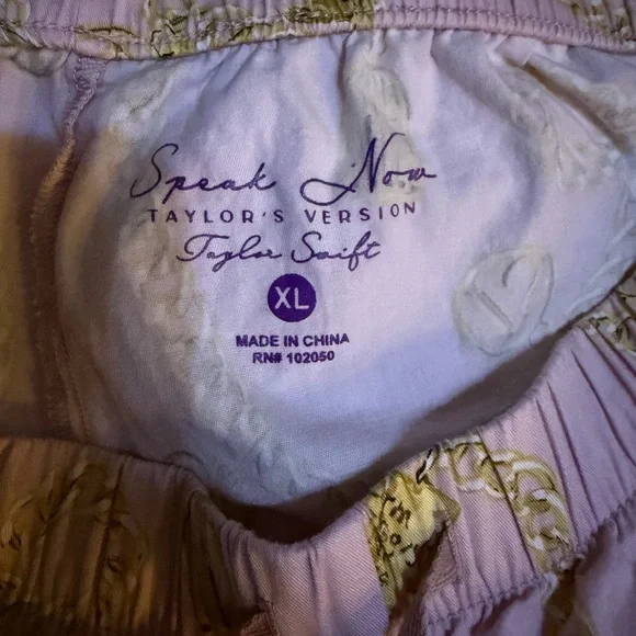 Taylor Swift Speak Now Pink and Gold Pajama Set - Picture 6 of 6
